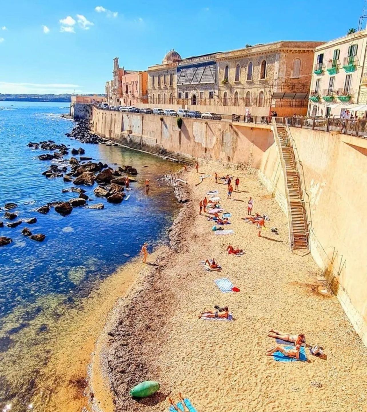 Appartamento La Perla Sul Cortile Syracuse Esterno foto